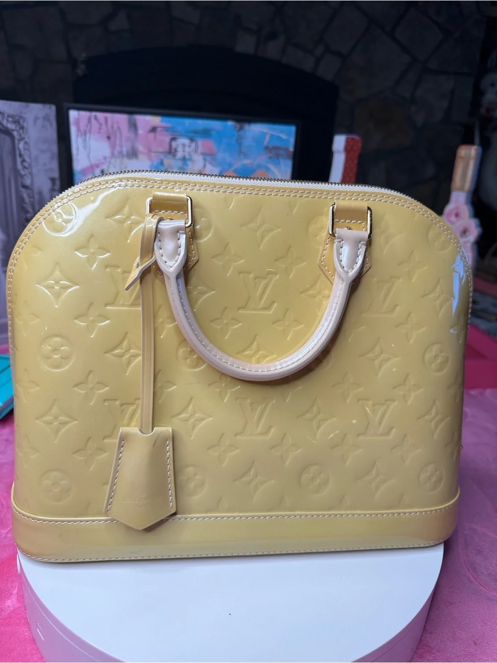 Louis Vuitton Vernis Alma Yellow Patent Leather w/ Lock & Keys – Excellent